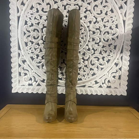 Not rated, tan, over the knee boots, women’s size 9.5, worn only twice - Picture 3 of 9